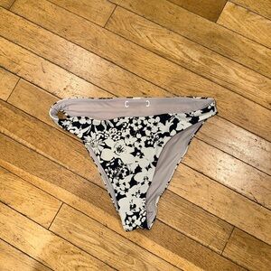Woman’s Lululemon bikini bottom swim bathing suit floral